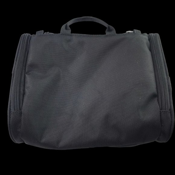 New Amazon Basics Dopp Kit Bag Zip Zippered Travel Pouch Bag Black Pockets - Picture 7 of 12